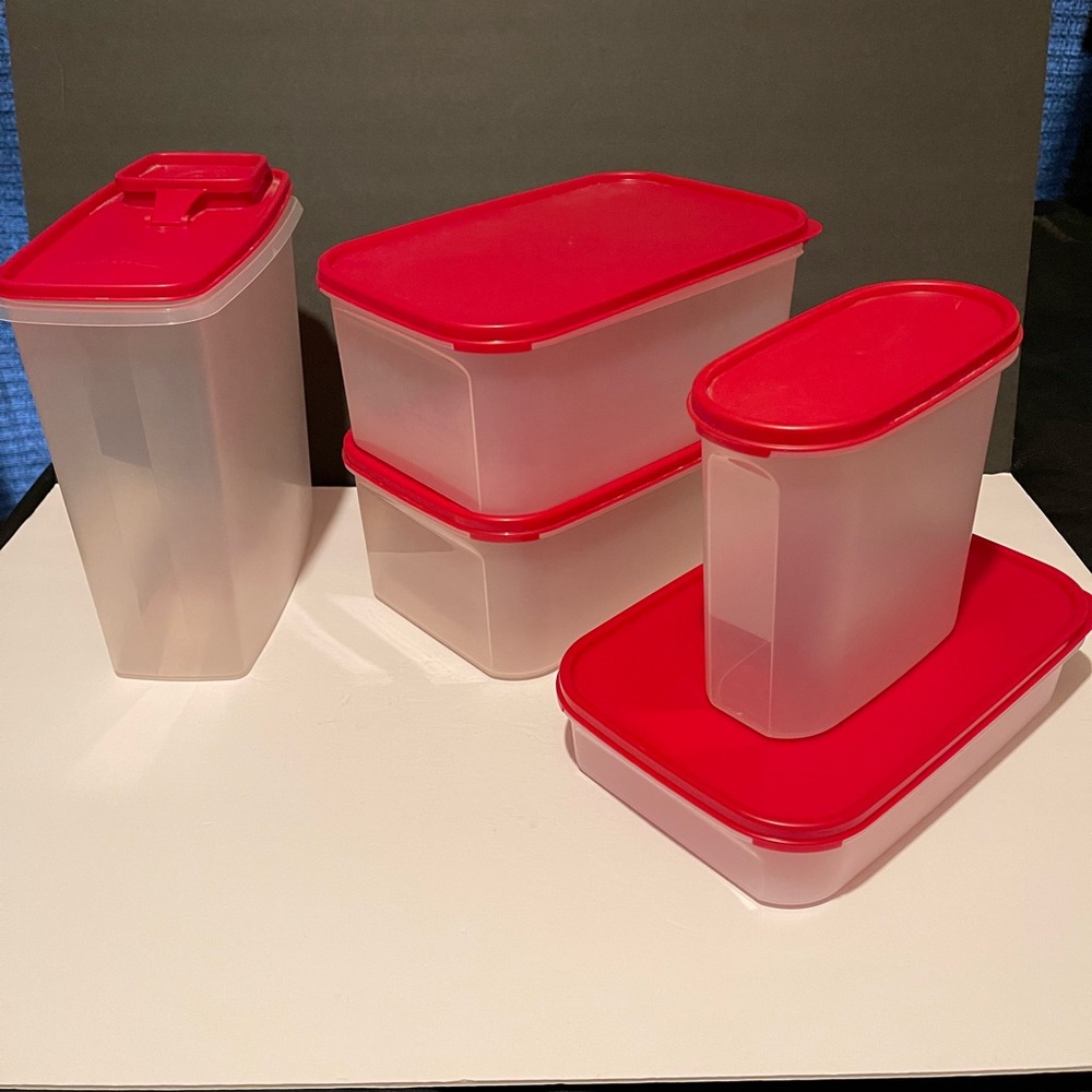 Pre-Owned Tupperware Lot 5 Pieces total red